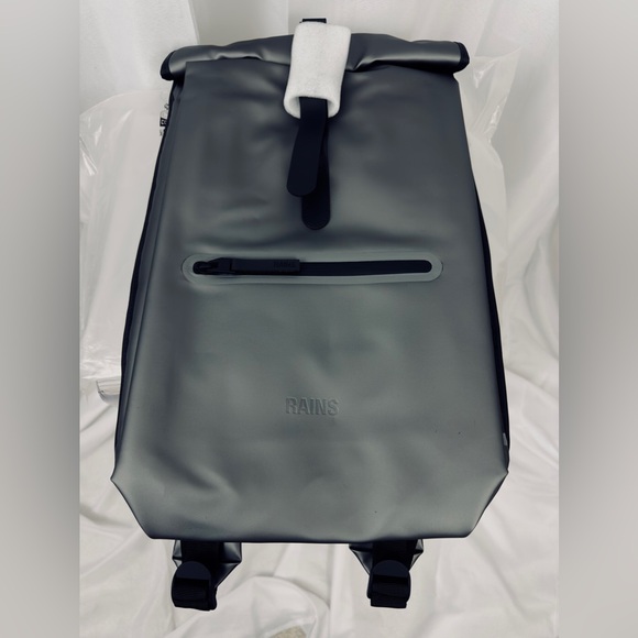 RAINS Metallic Grey Rolltop Rucksack Waterproof Backpack/Carrying Bag  17L. NIP - Picture 8 of 10
